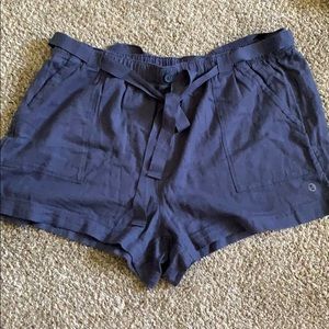 Navy blue highwaisted shorts!